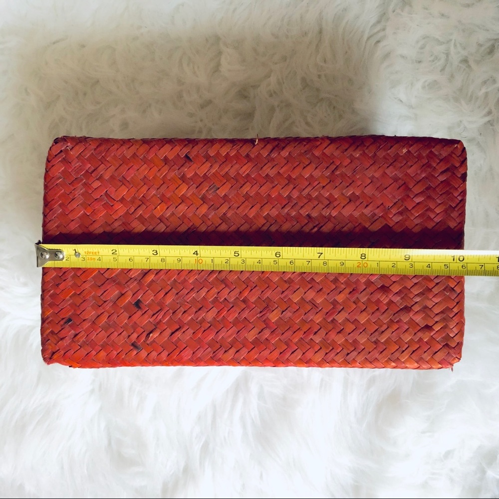 Small Weaved Rectangular Container - Picture 13 of 15